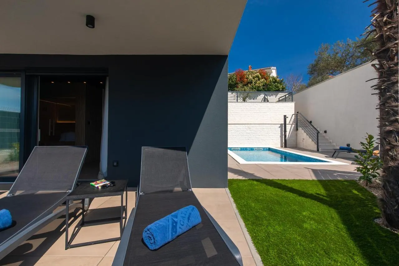 Annabel'S Luxury Apartment With Private Pool, Indoor Jacuzzi With Sauna Krk Town 0*,