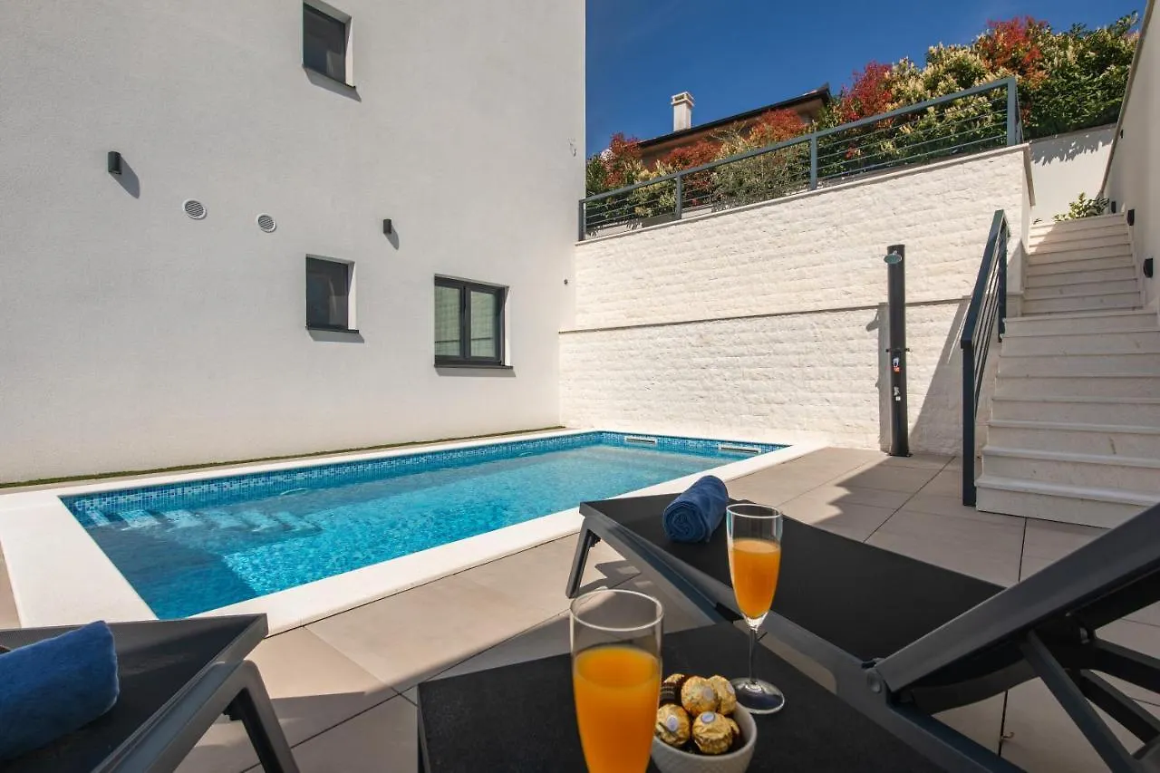 Annabel'S Luxury Apartment With Private Pool, Indoor Jacuzzi With Sauna Krk Town