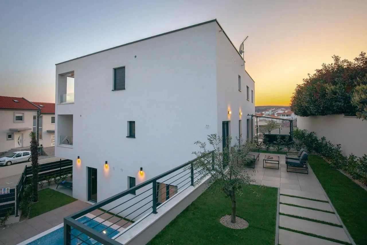 Annabel'S Luxury Apartment With Private Pool, Indoor Jacuzzi With Sauna Krk Town